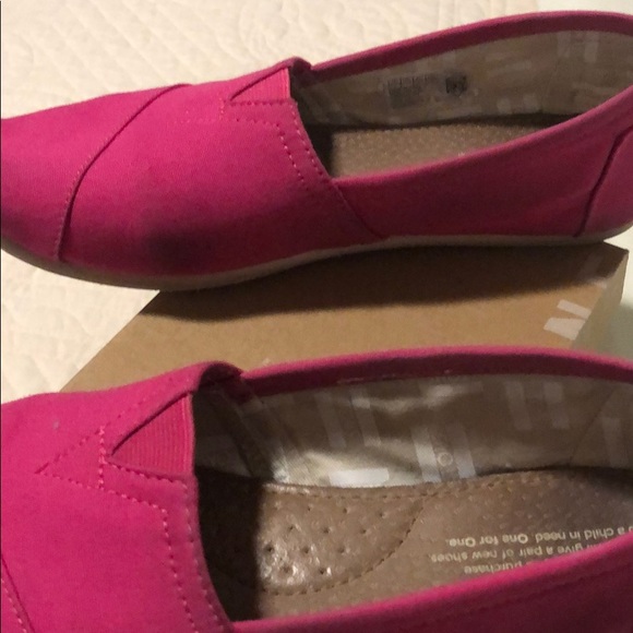Toms Fuchsia Canvas Classics - Picture 6 of 8